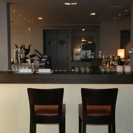 Charl's Кнокке-Хейст