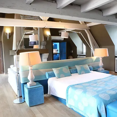 Charl's Guest house 4*